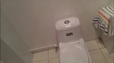 露脸人妻家里偷情！她老公随时会回来！