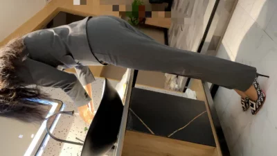 女同事这么样，谁受的了啊